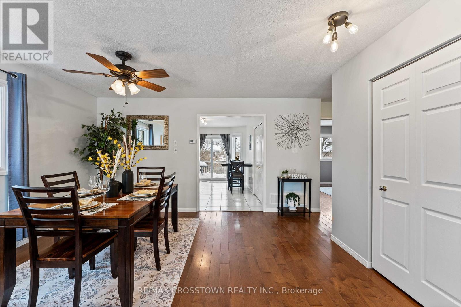 36 LESLIE AVENUE - Photo 5 of 42, Barrie (Holly), Ontario