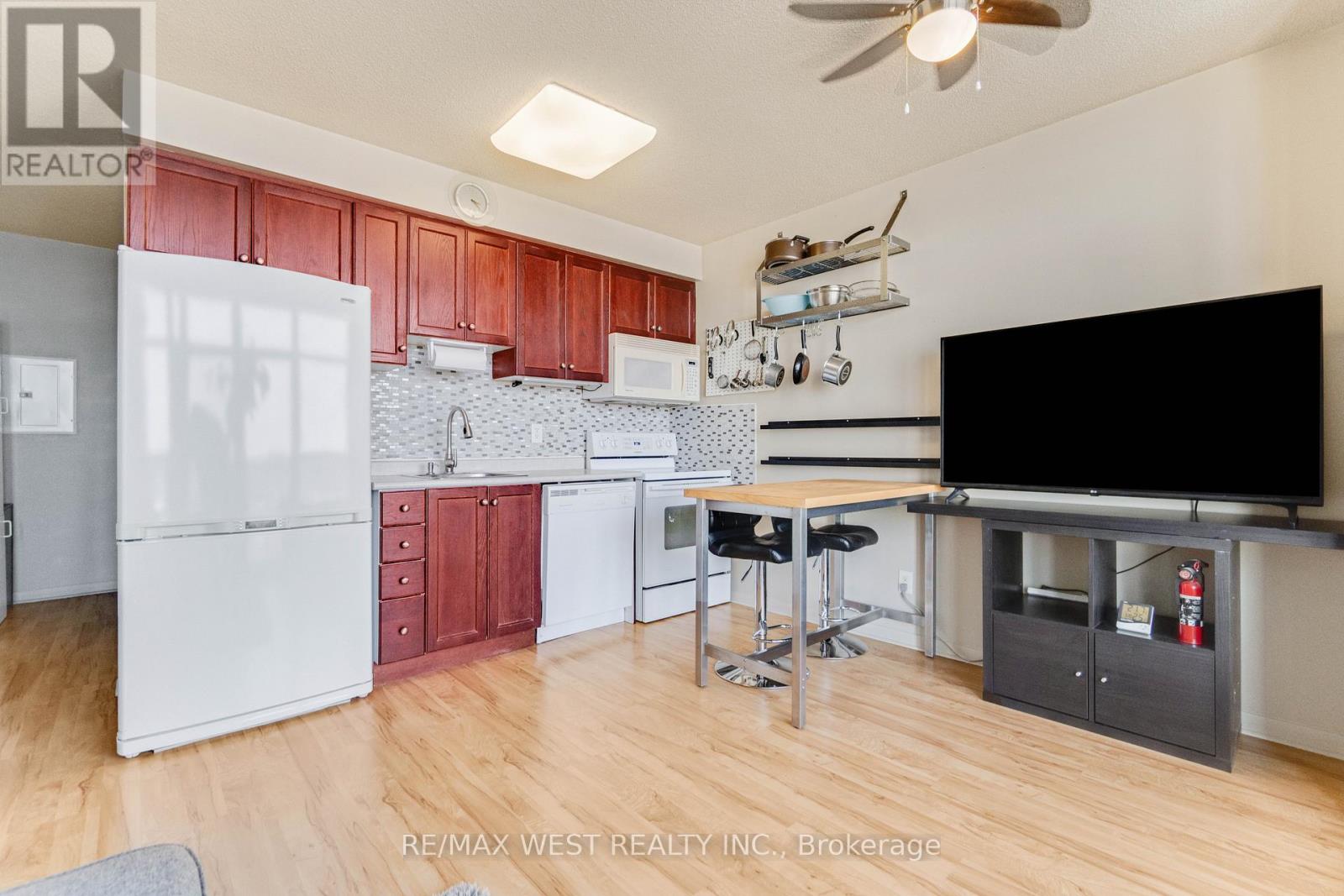 1002 - 2464 WESTON ROAD - Photo 4 of 8, Toronto (Weston), Ontario