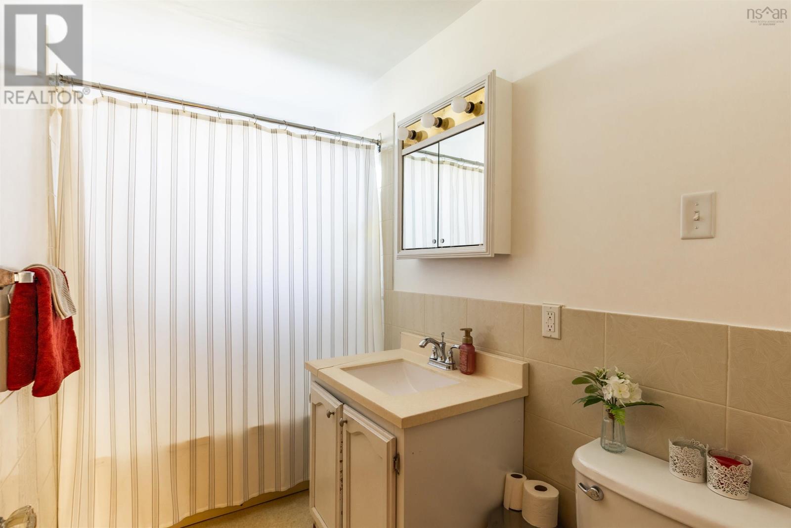 Property 11 of 28 of 41 School Street