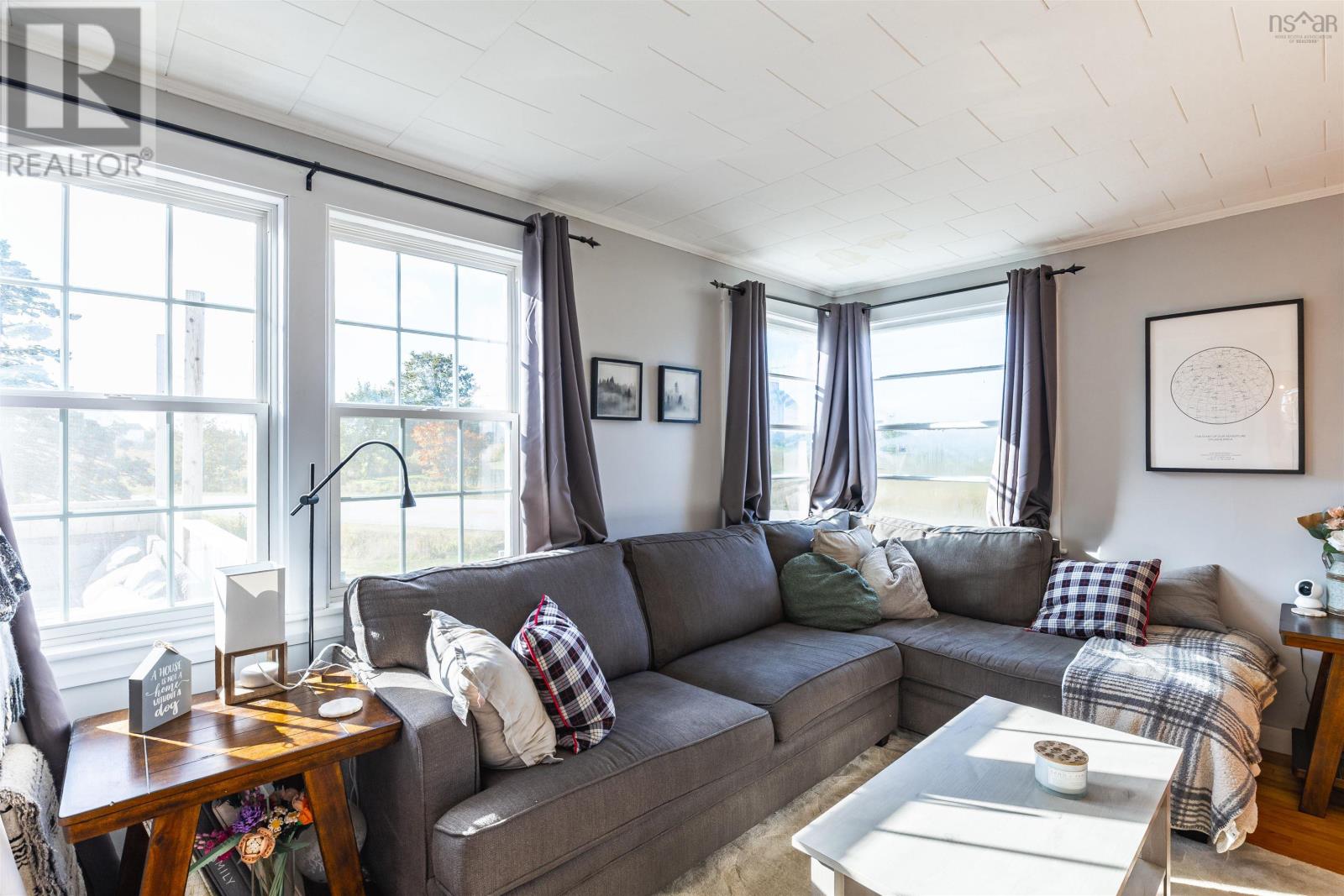 Property 7 of 28 of 41 School Street