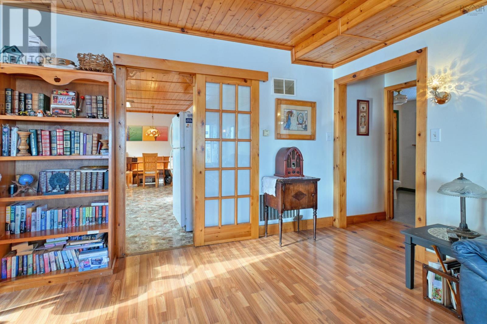 Property 11 of 43 of 5381 Highway 19