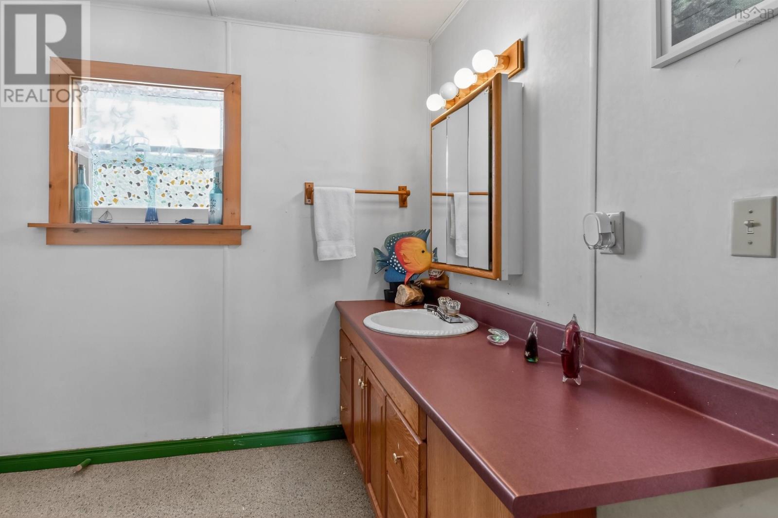 Property 28 of 43 of 5381 Highway 19