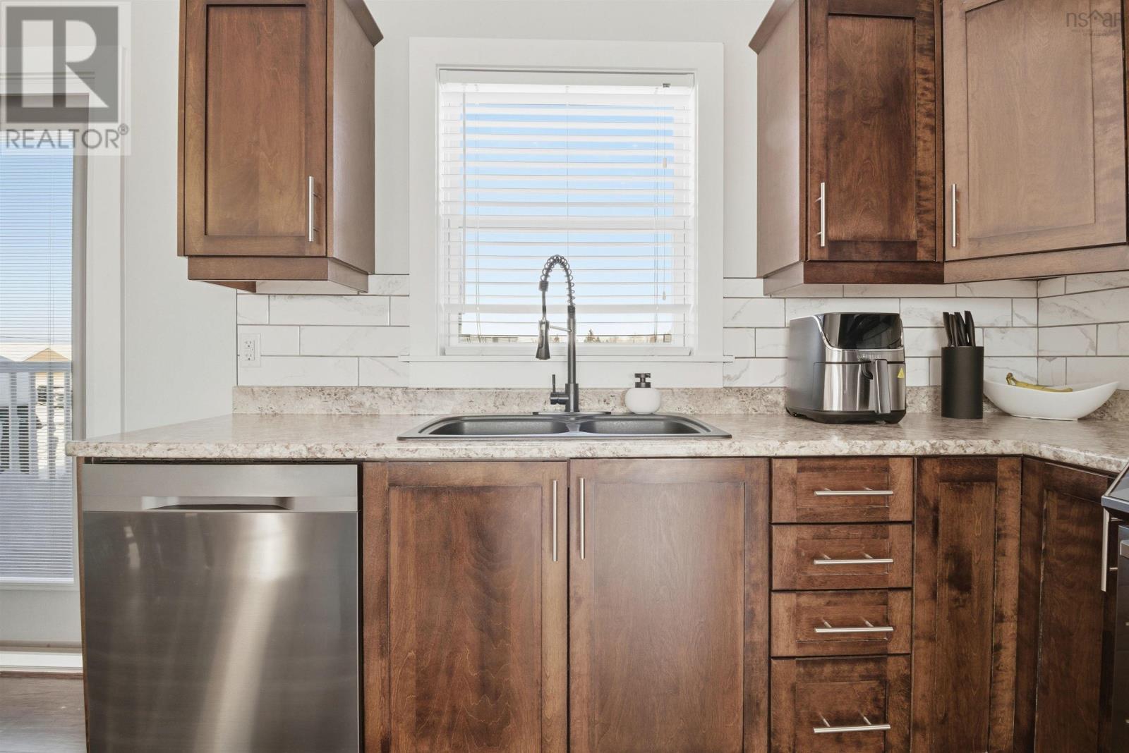 Property 15 of 49 of 39 Ridge Avenue