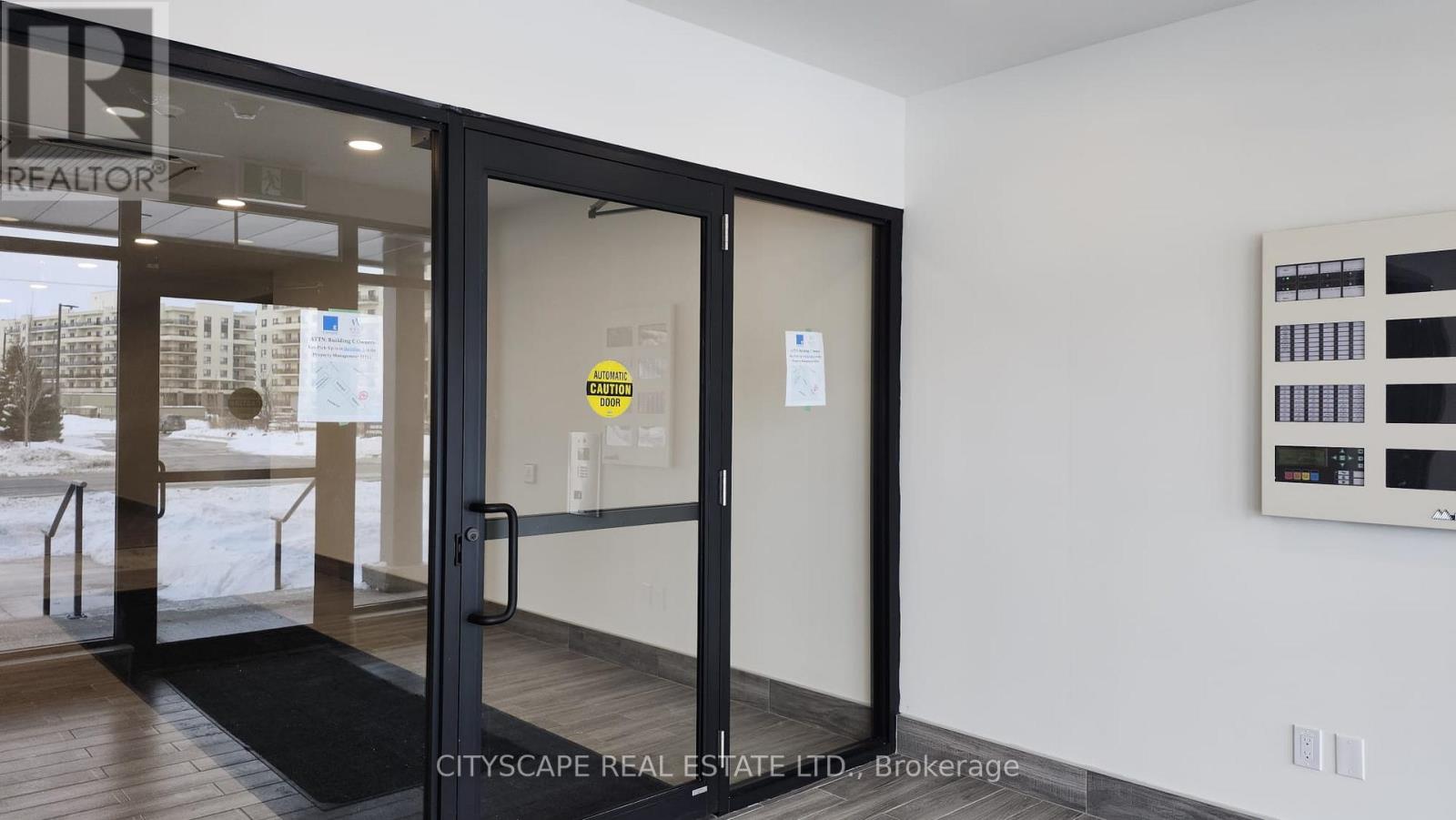 181 Elmira Unit 302B photo 2