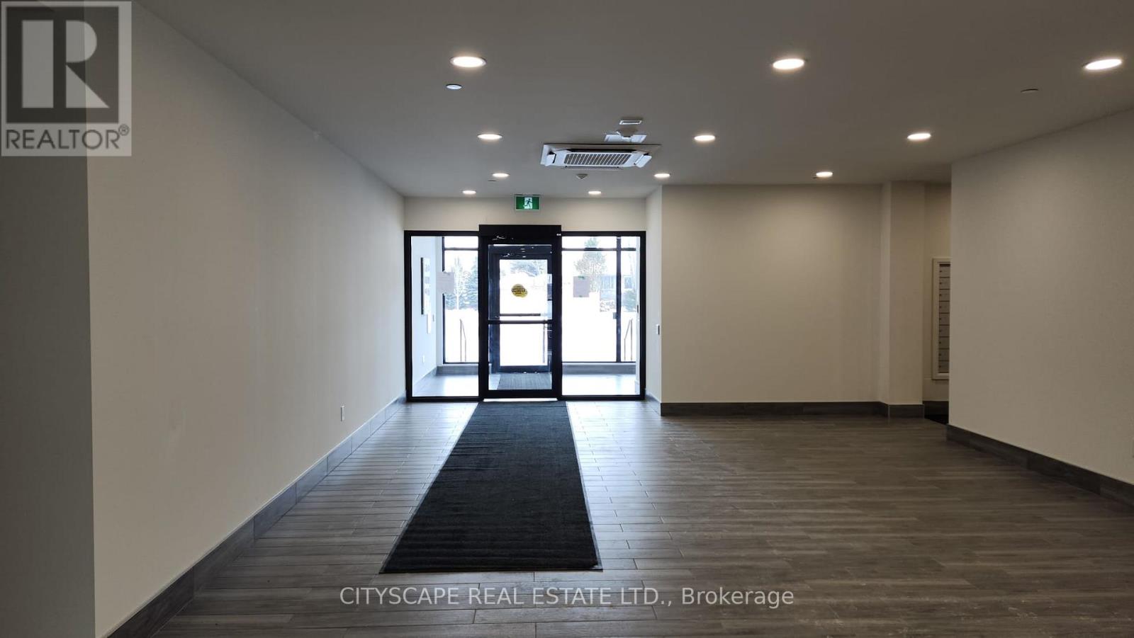 181 Elmira Unit 302B photo 3