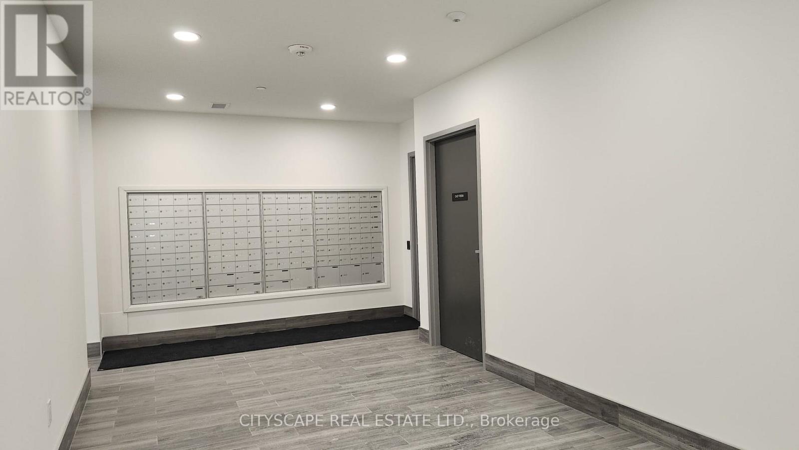 181 Elmira Unit 302B photo 4