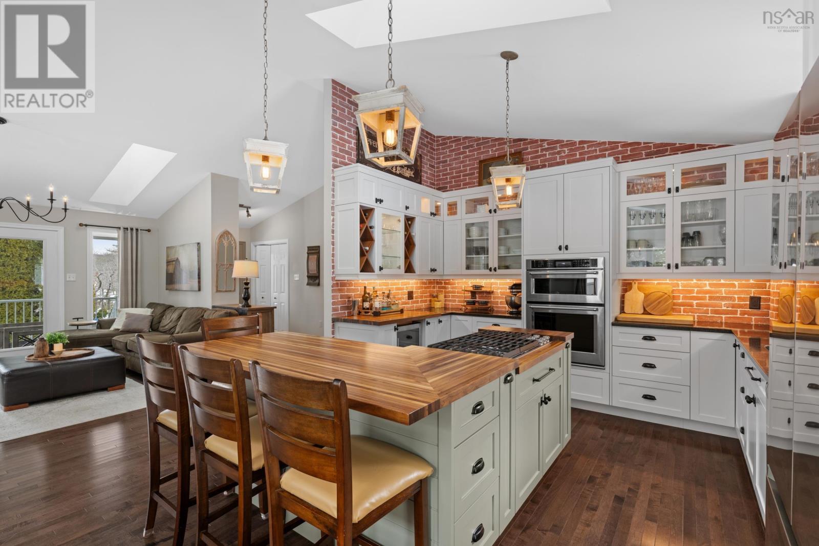 Property 16 of 50 of 24 Alben Lane