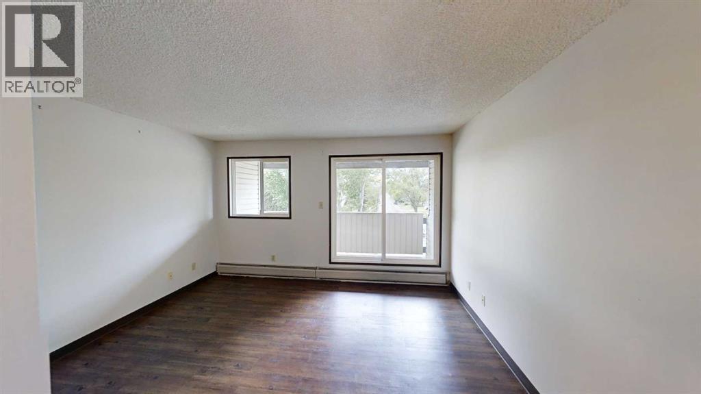 301, 5117 44 Street - Photo 4 of 9, High Prairie, Alberta