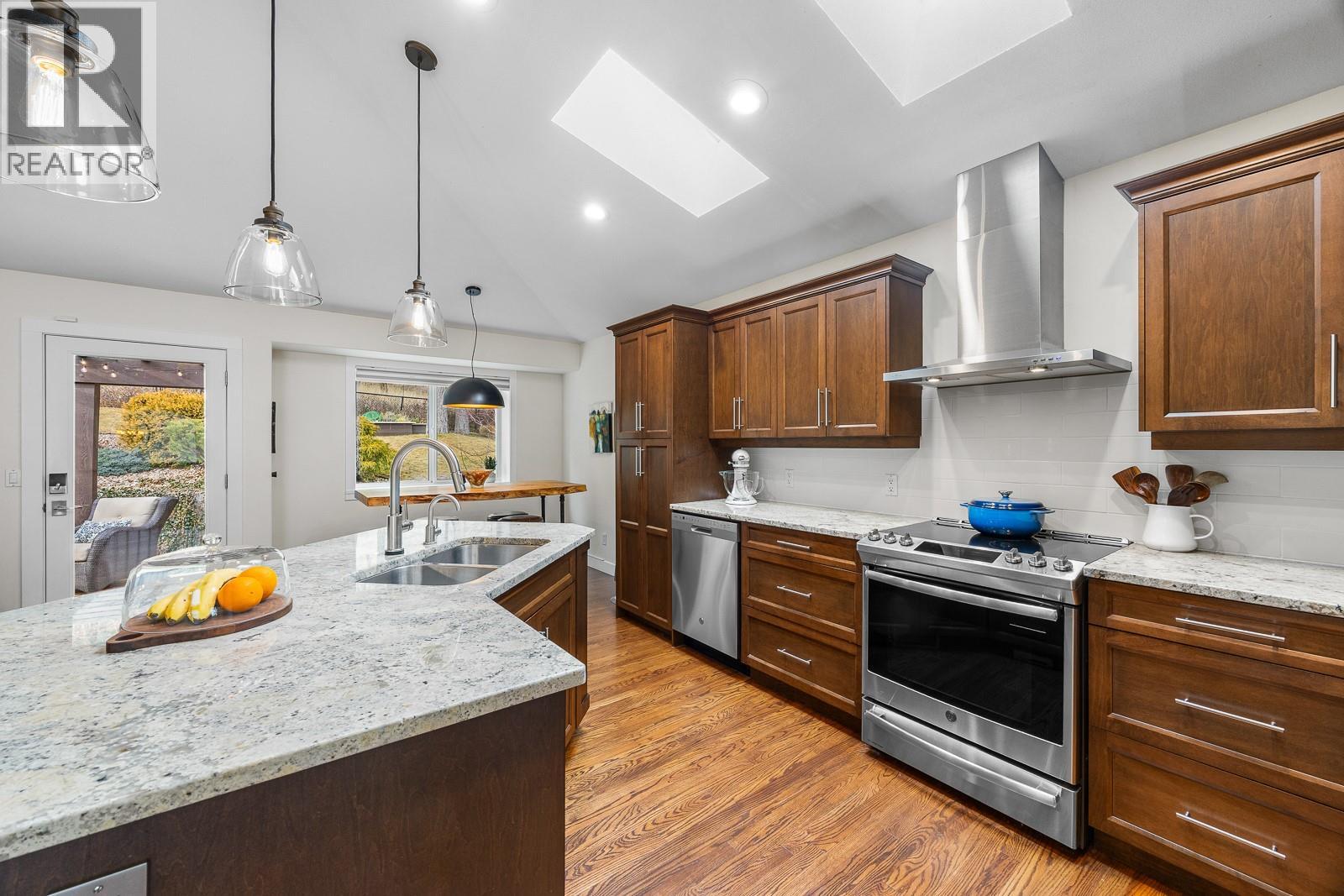 328 Woodpark Crescent - 3