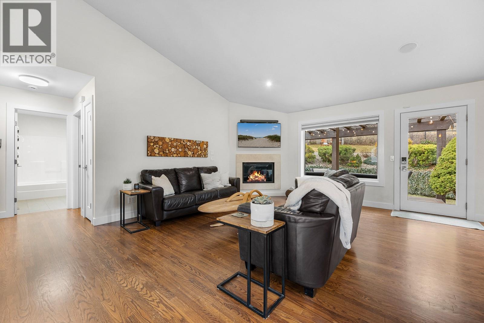 328 Woodpark Crescent, Kelowna