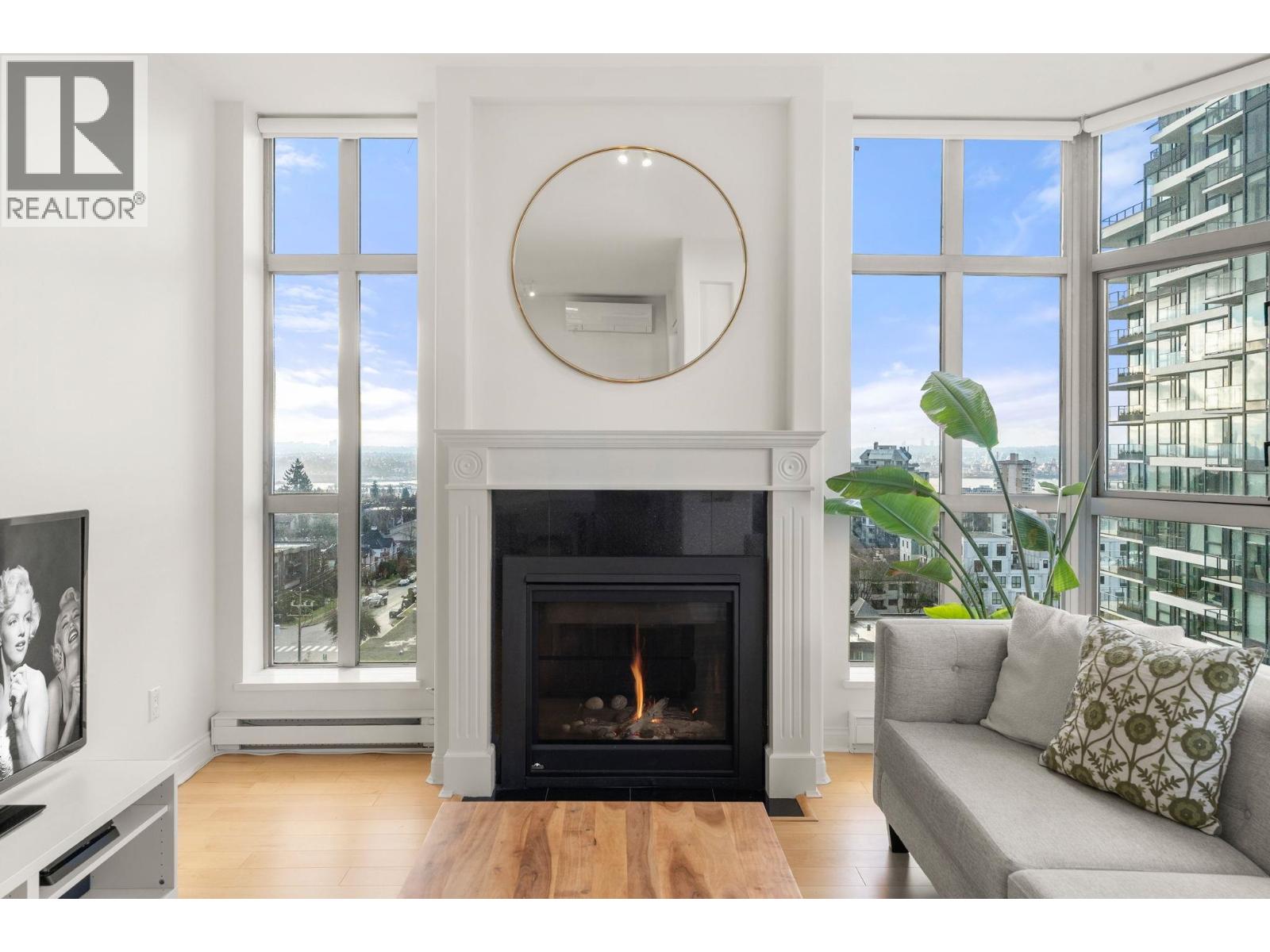 1006 160 E 13TH STREET - Photo 5 of 40, North Vancouver, British Columbia