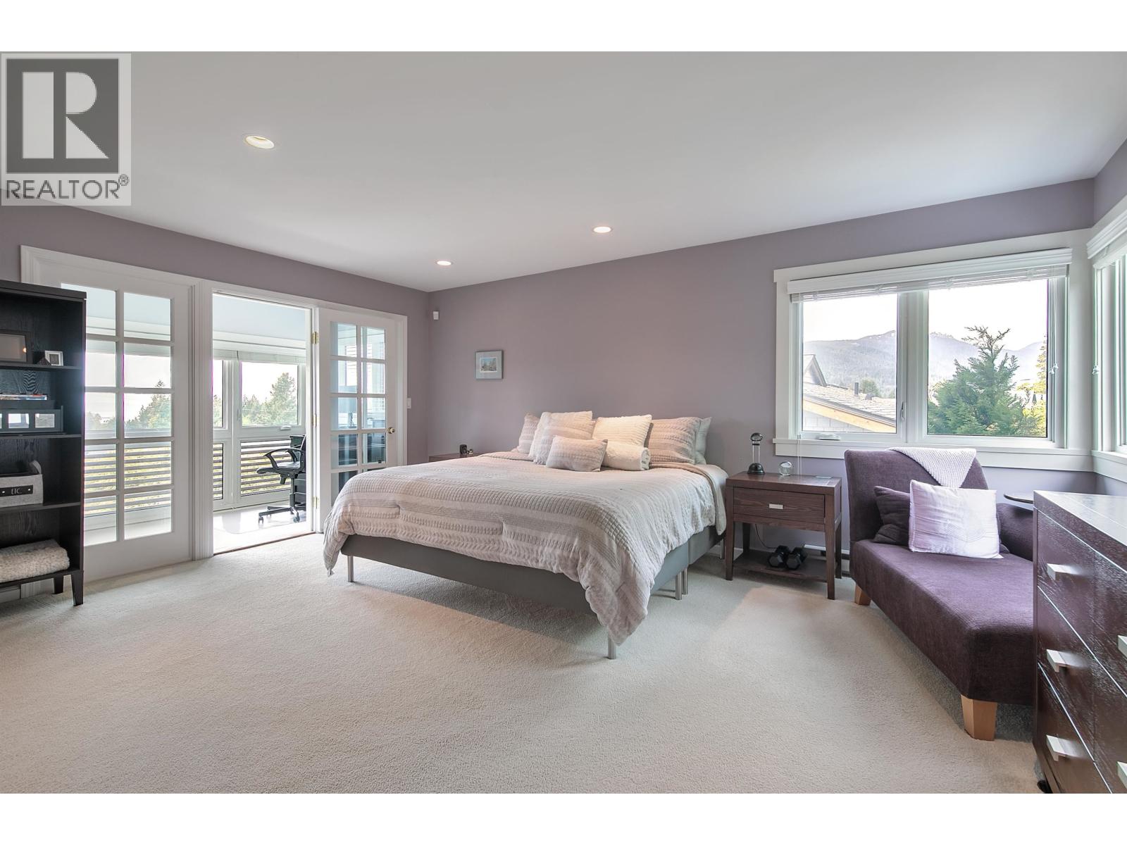 4106 CANTERBURY CRESCENT, North Vancouver