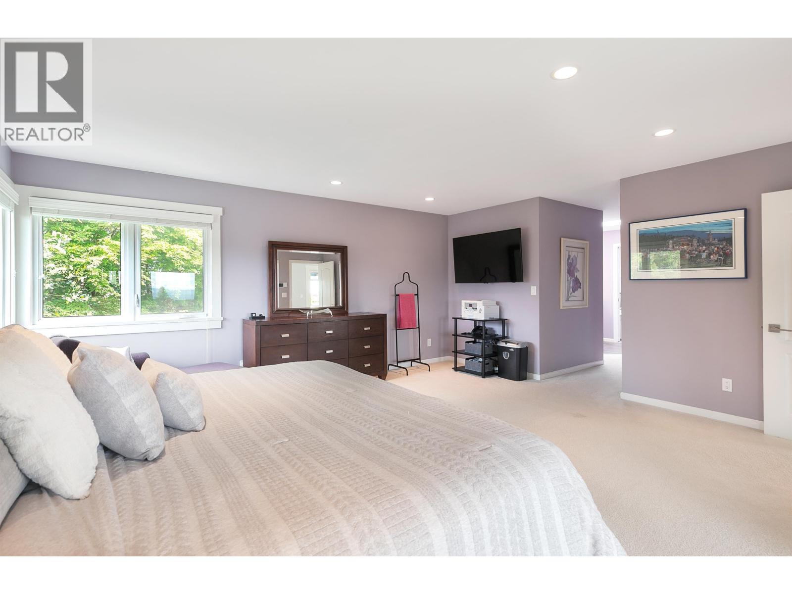 4106 CANTERBURY CRESCENT, North Vancouver