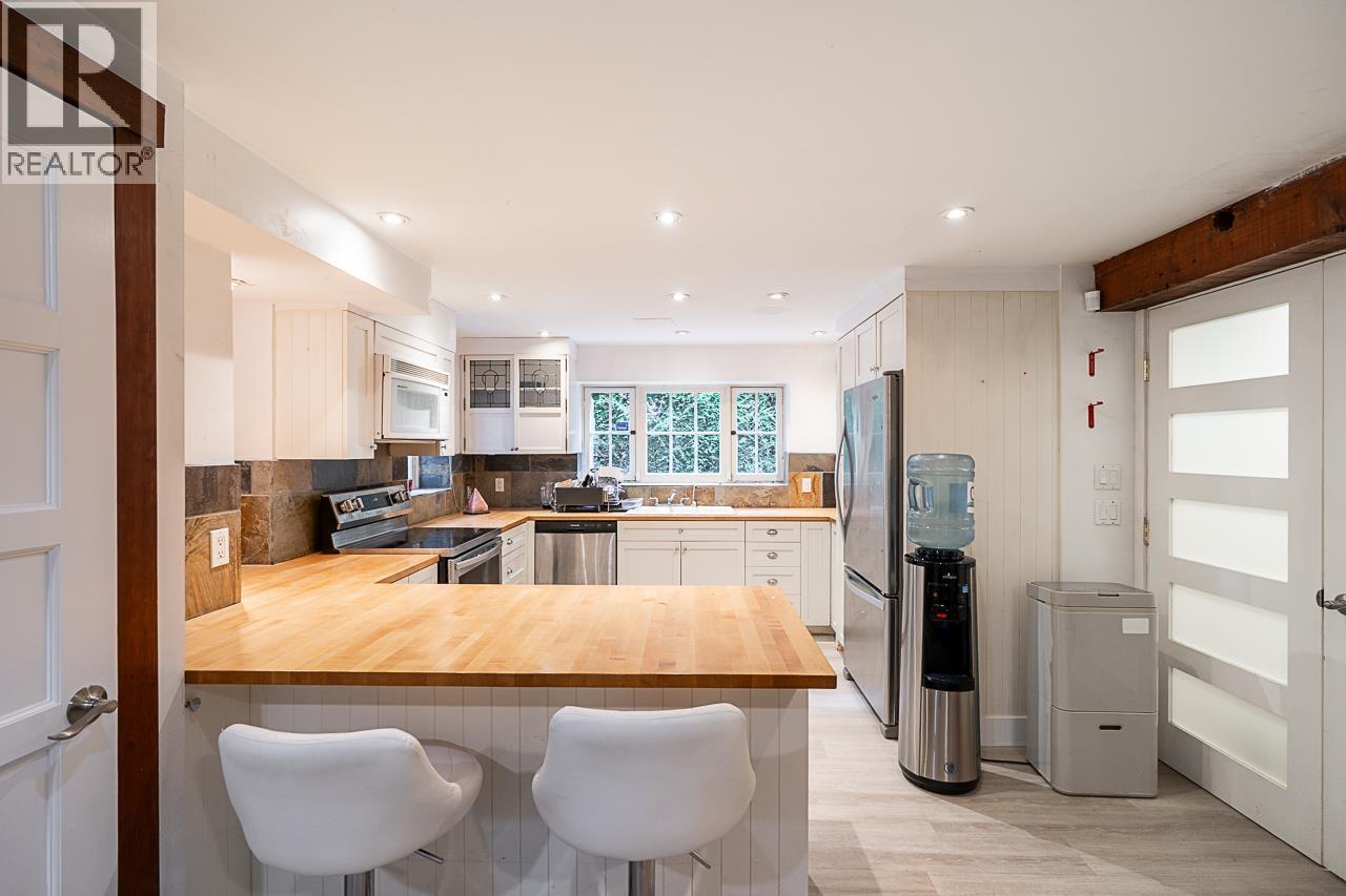 1 1055 WOLFE AVENUE, Vancouver