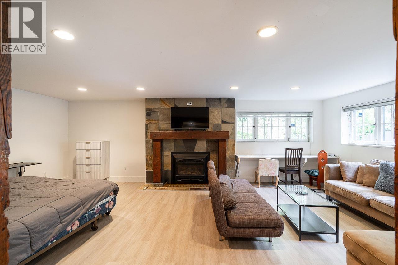 1 1055 WOLFE AVENUE, Vancouver