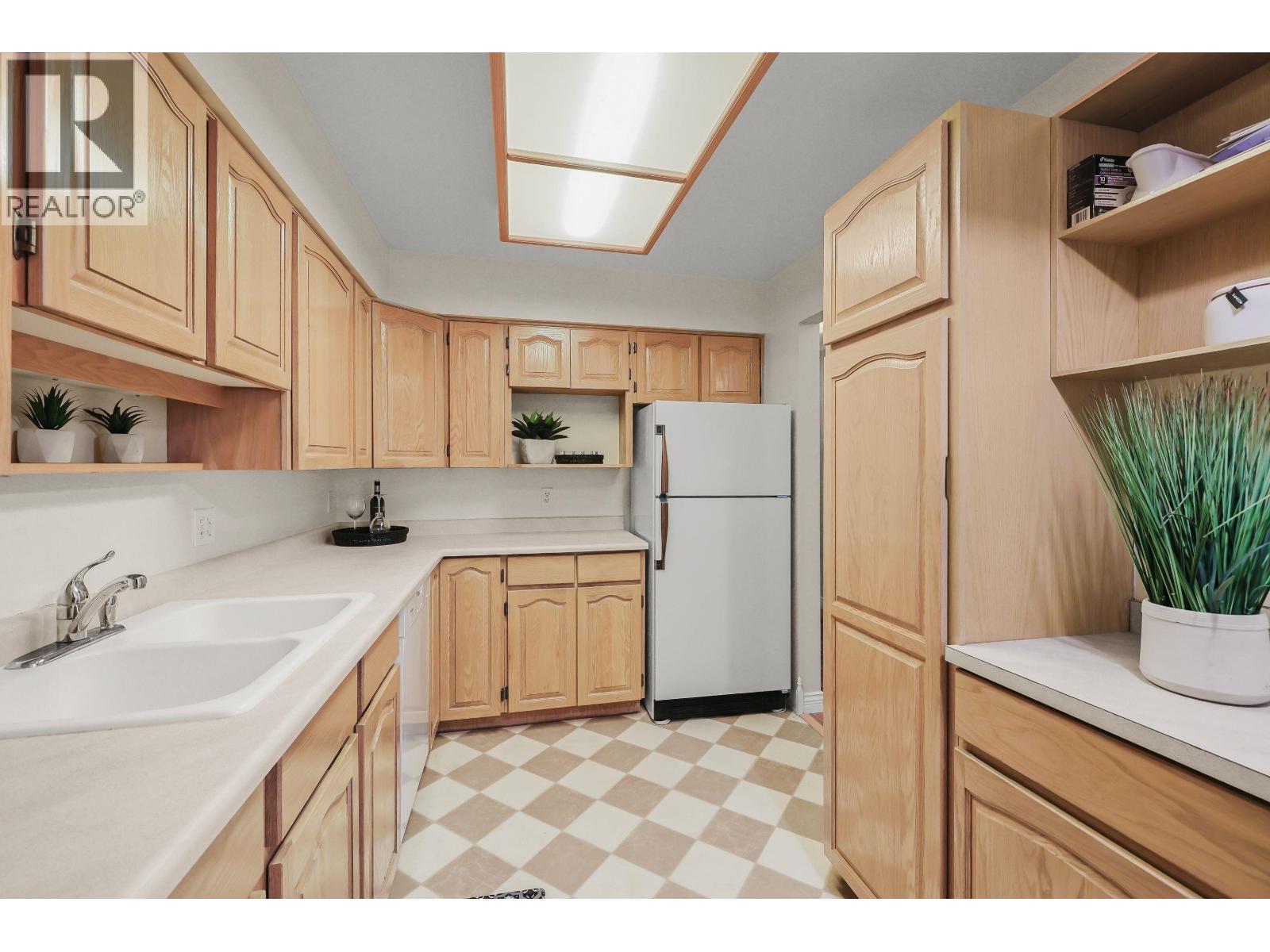 308 1154 WESTWOOD STREET, Coquitlam