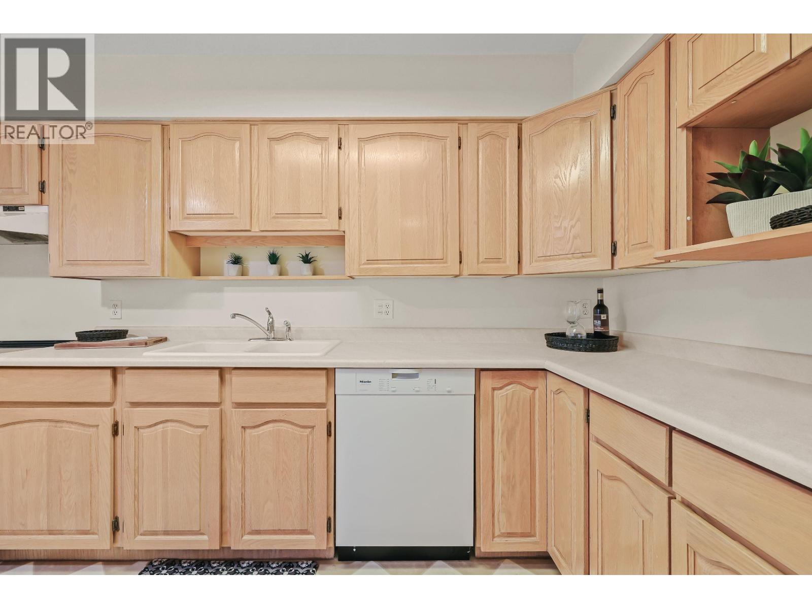 308 1154 WESTWOOD STREET, Coquitlam