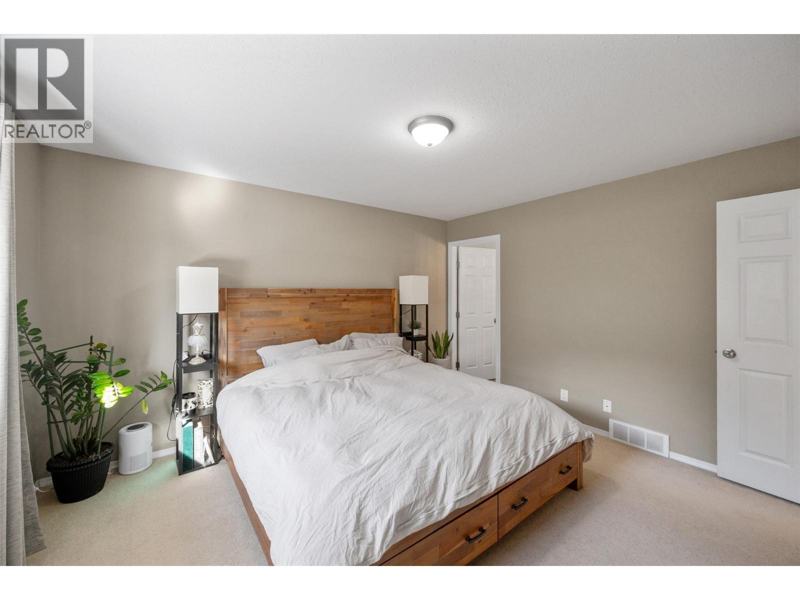 #26 7915 Hespeler Road - 22