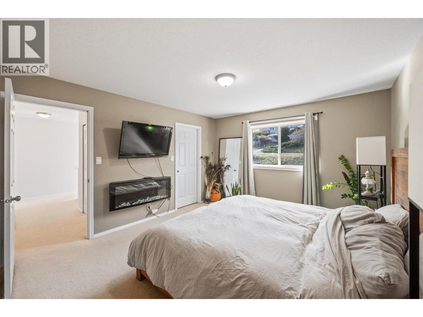 #26 7915 Hespeler Road - 23
