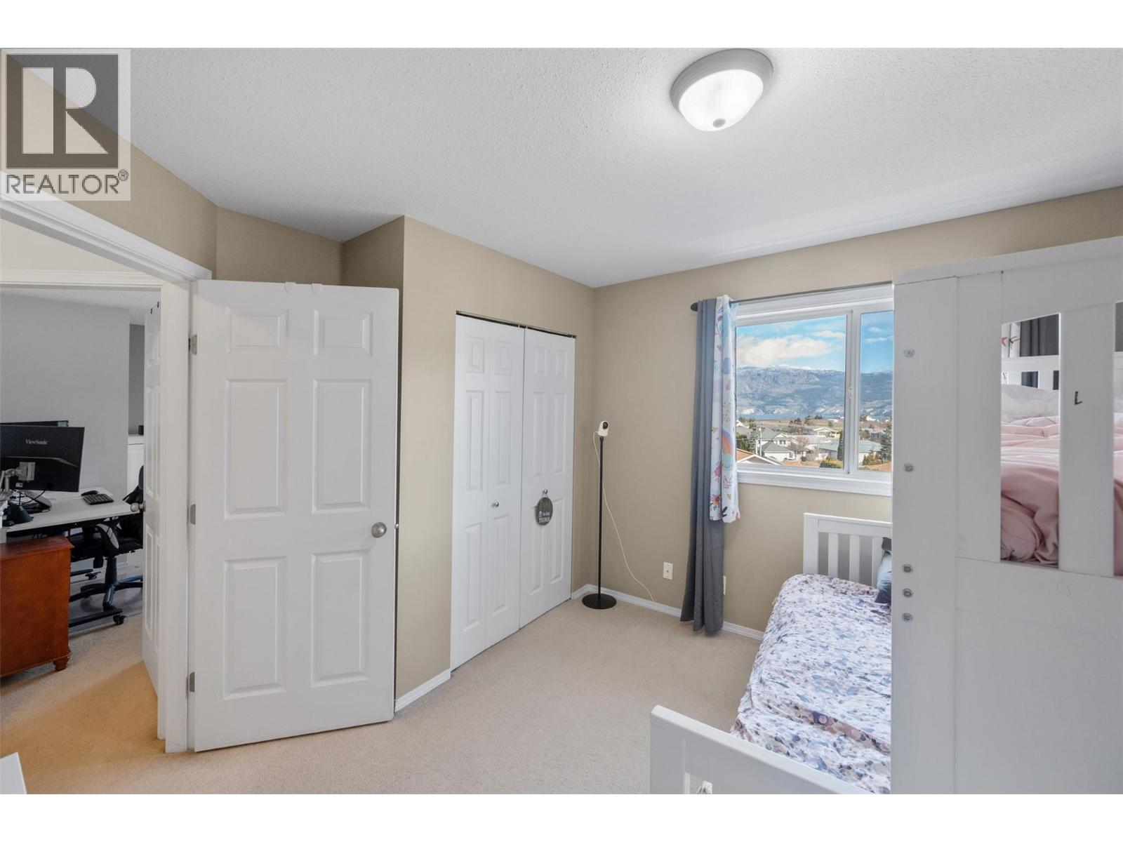 #26 7915 Hespeler Road - 25
