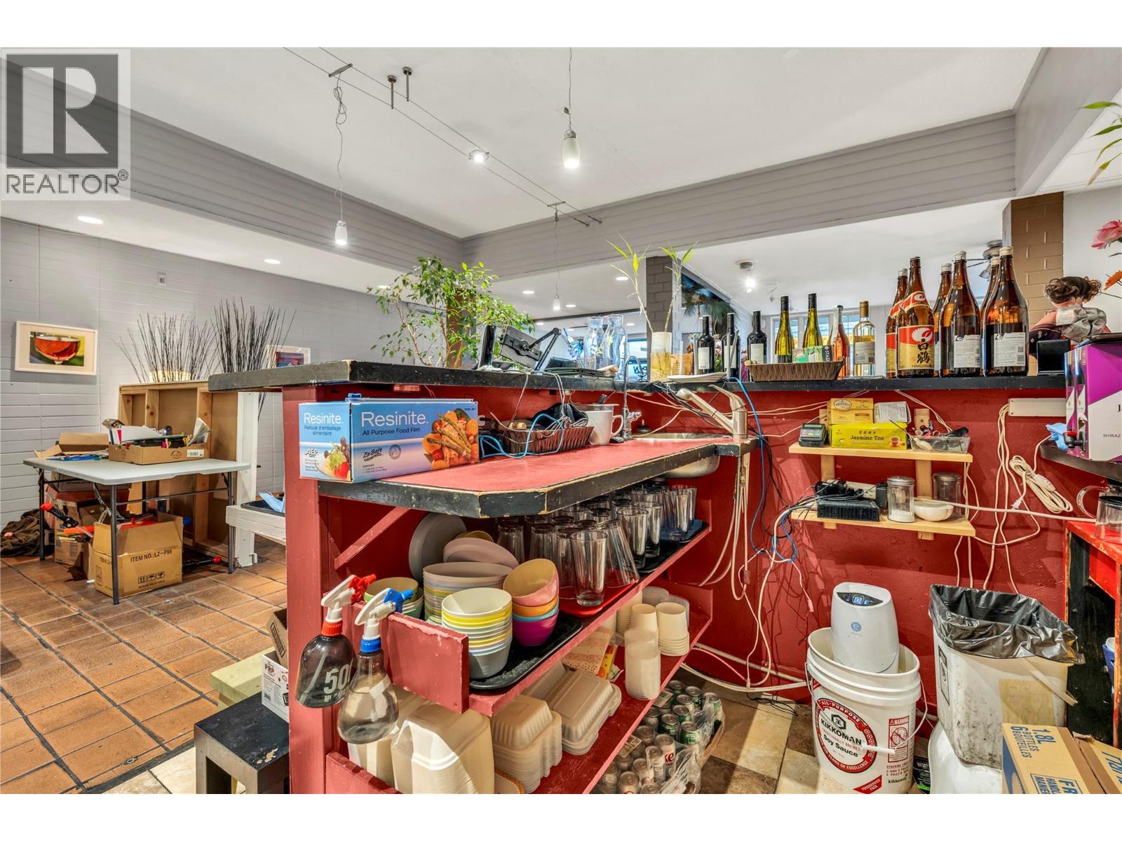  9917 Main Street, Summerland