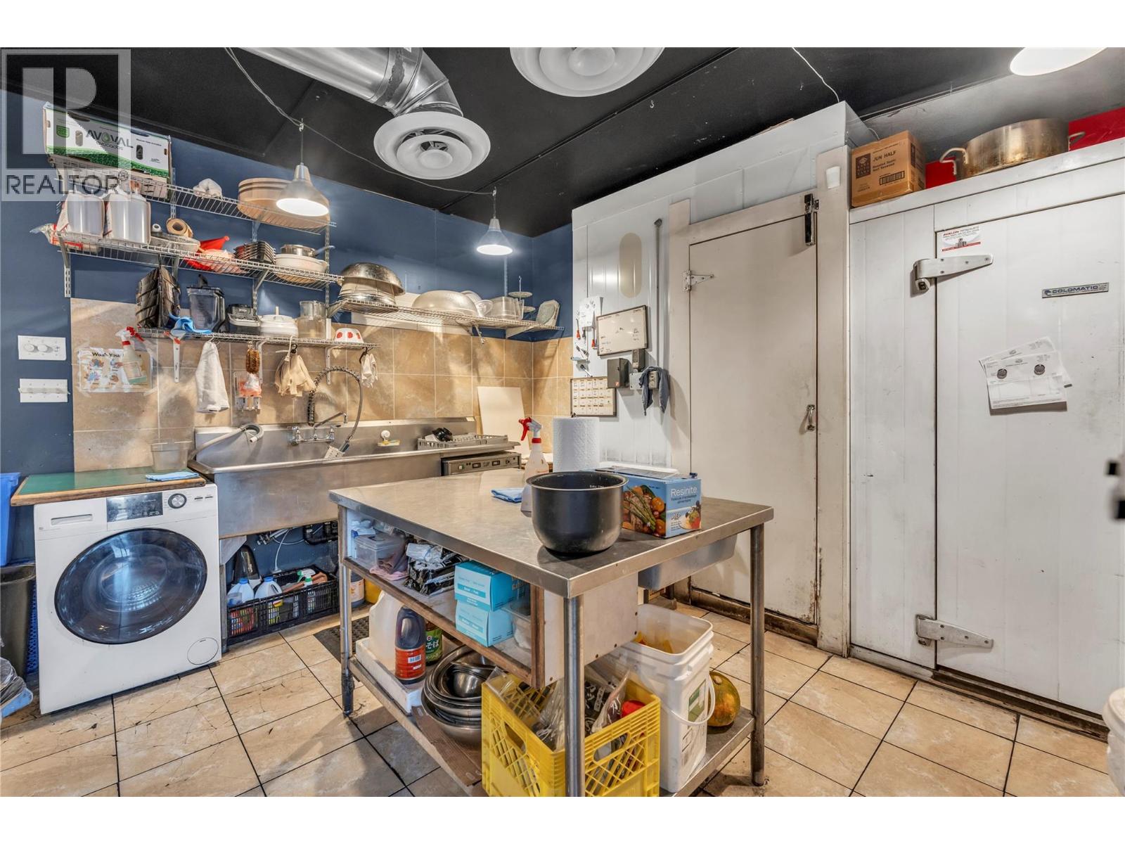  9917 Main Street, Summerland