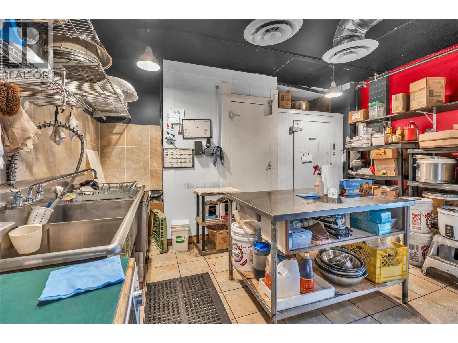  9917 Main Street, Summerland