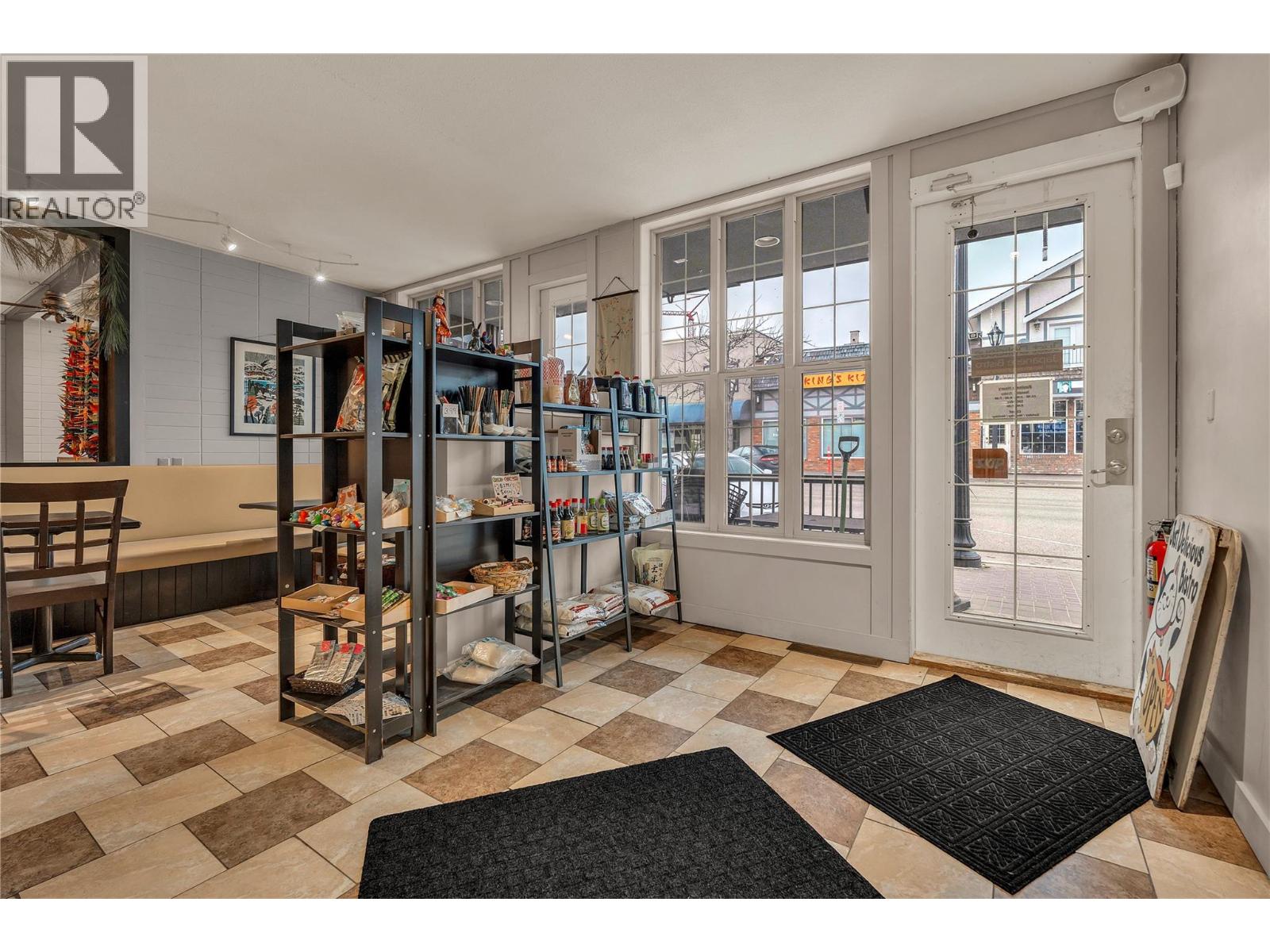  9917 Main Street, Summerland