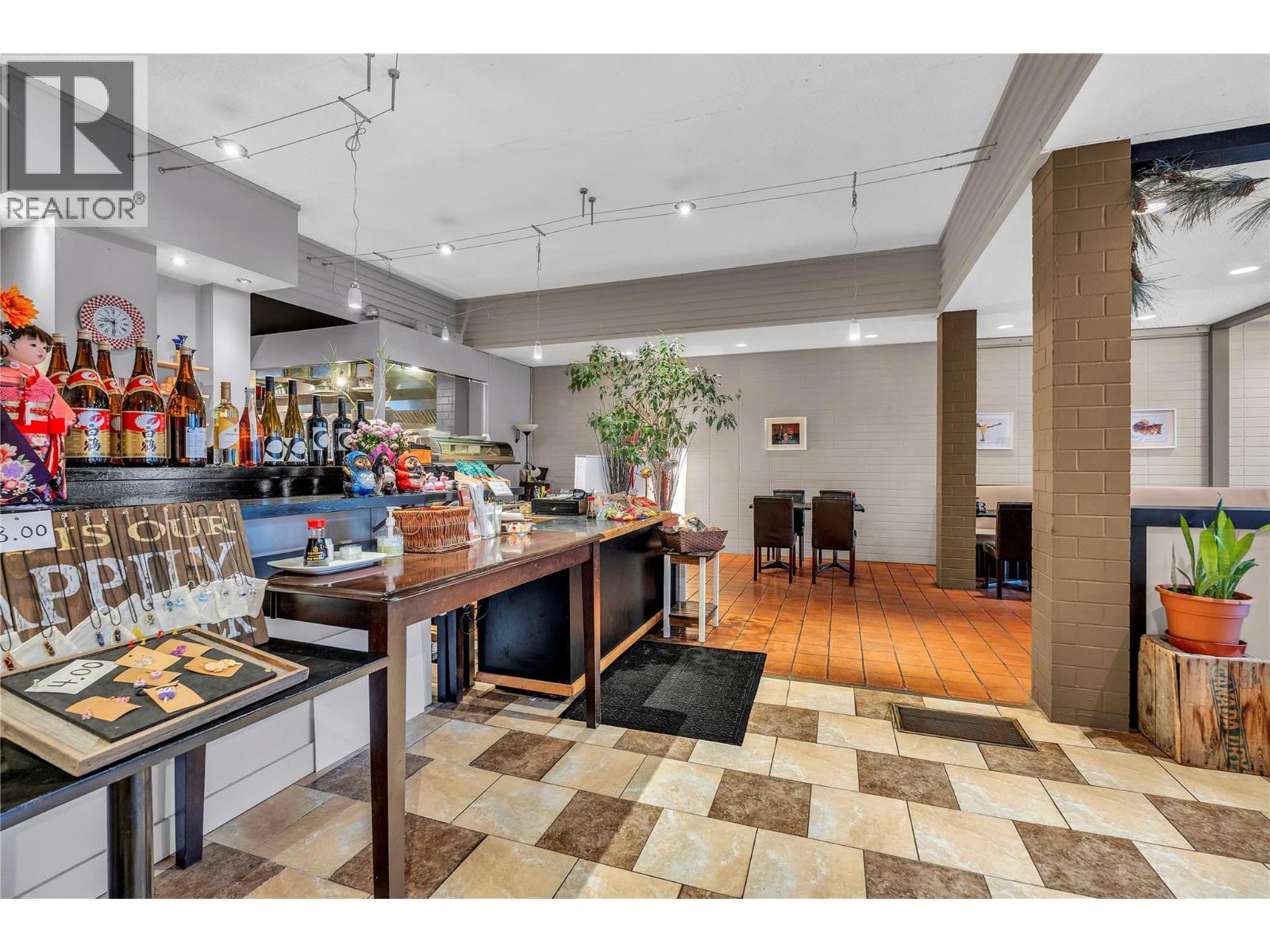  9917 Main Street, Summerland