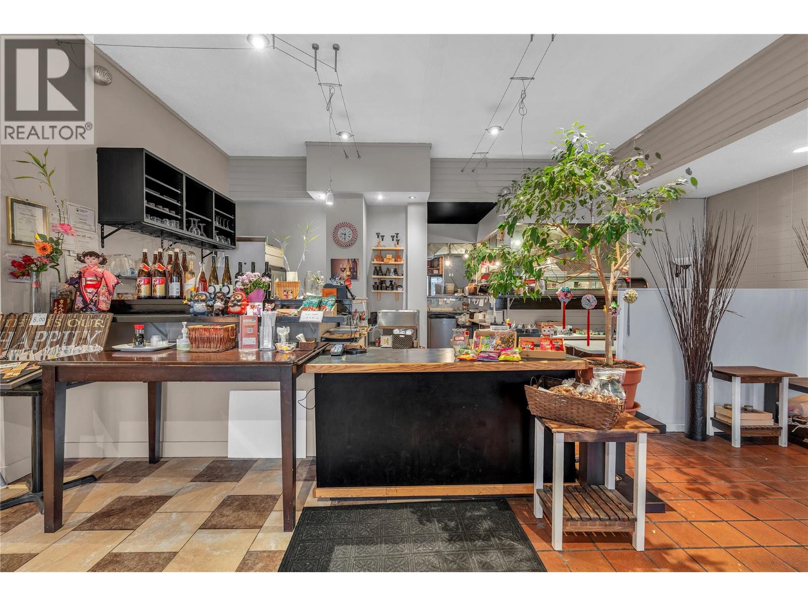  9917 Main Street, Summerland