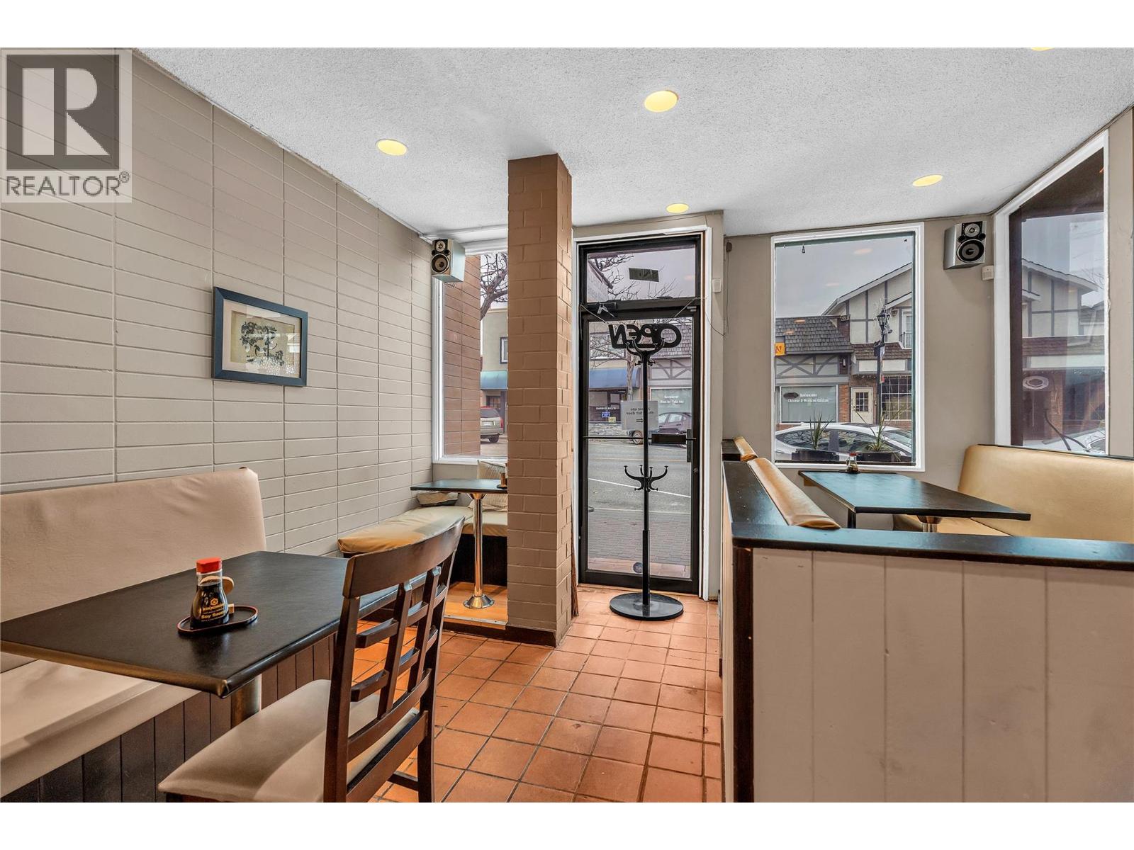  9917 Main Street, Summerland