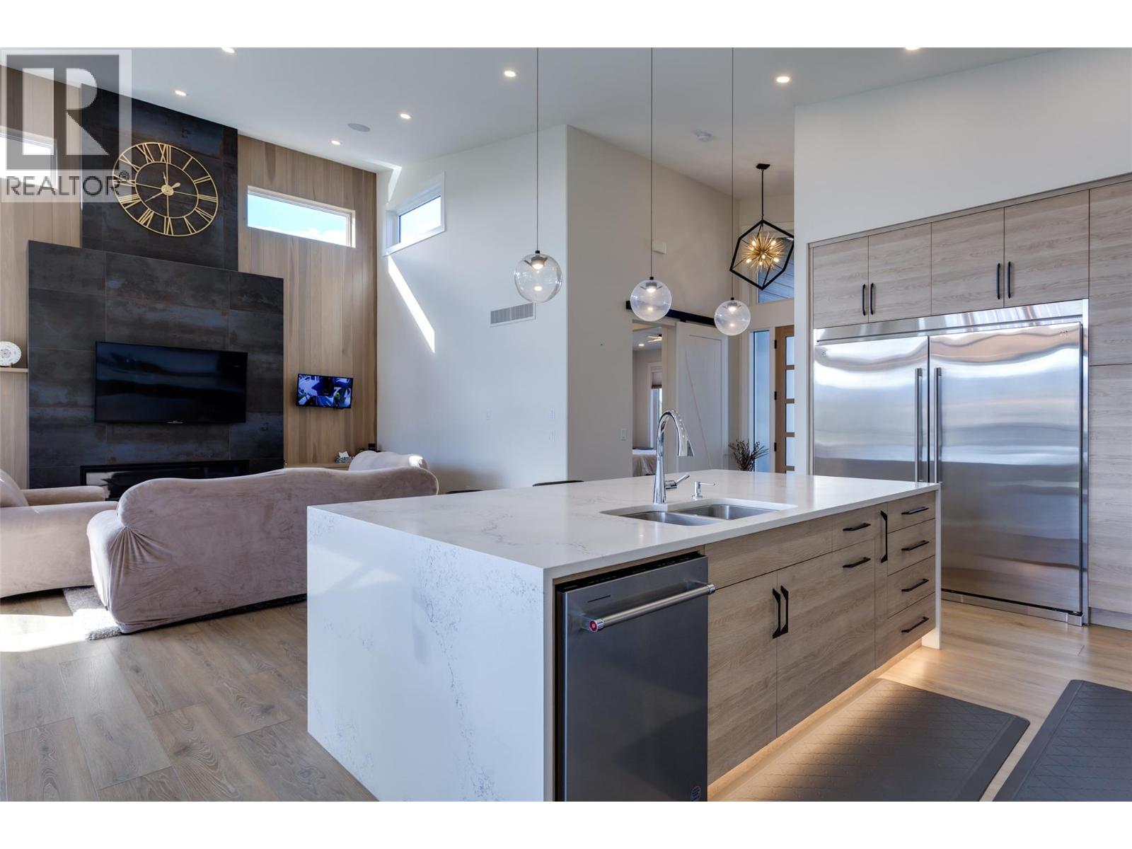  703 Carnoustie Drive, Kelowna