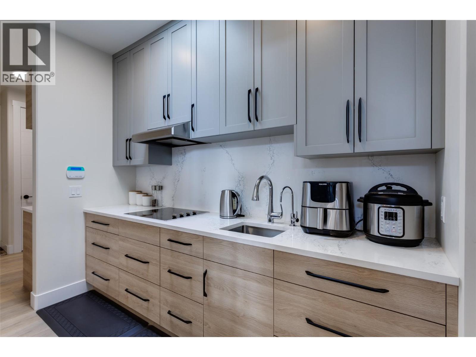  703 Carnoustie Drive, Kelowna