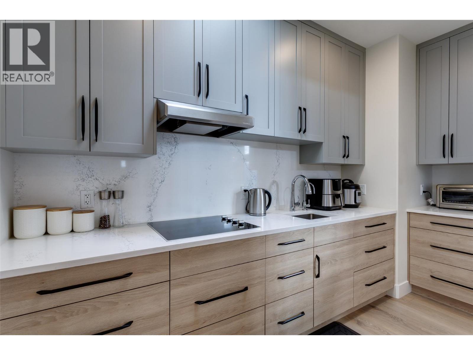  703 Carnoustie Drive, Kelowna