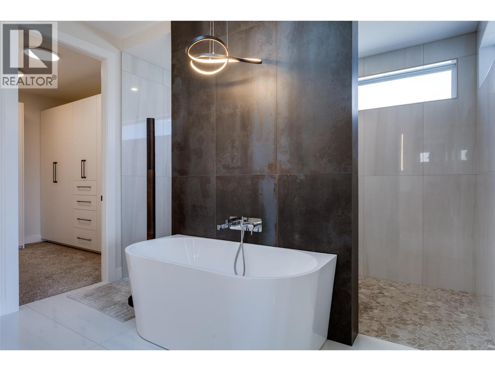 703 Carnoustie Drive - 40