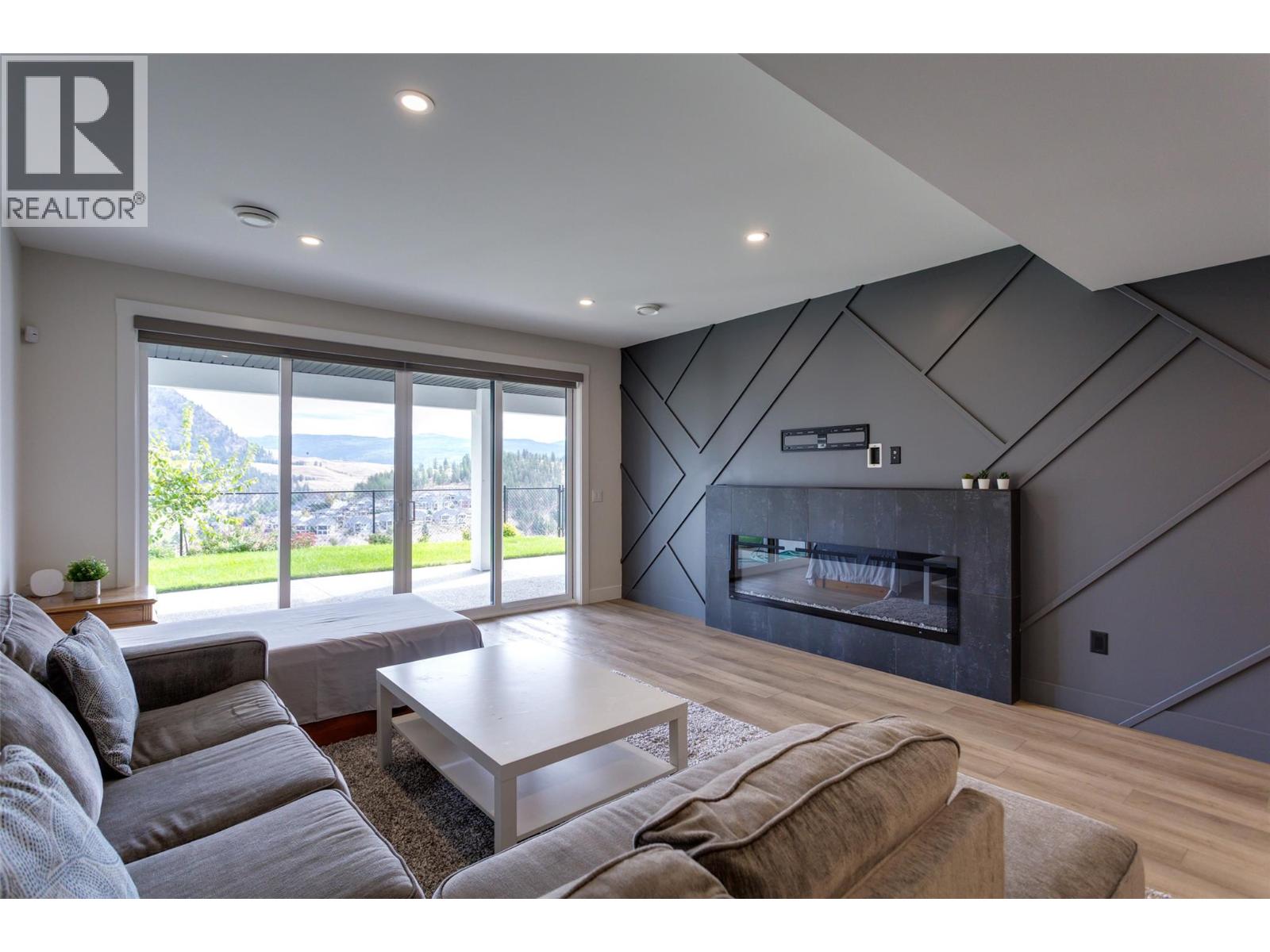  703 Carnoustie Drive, Kelowna