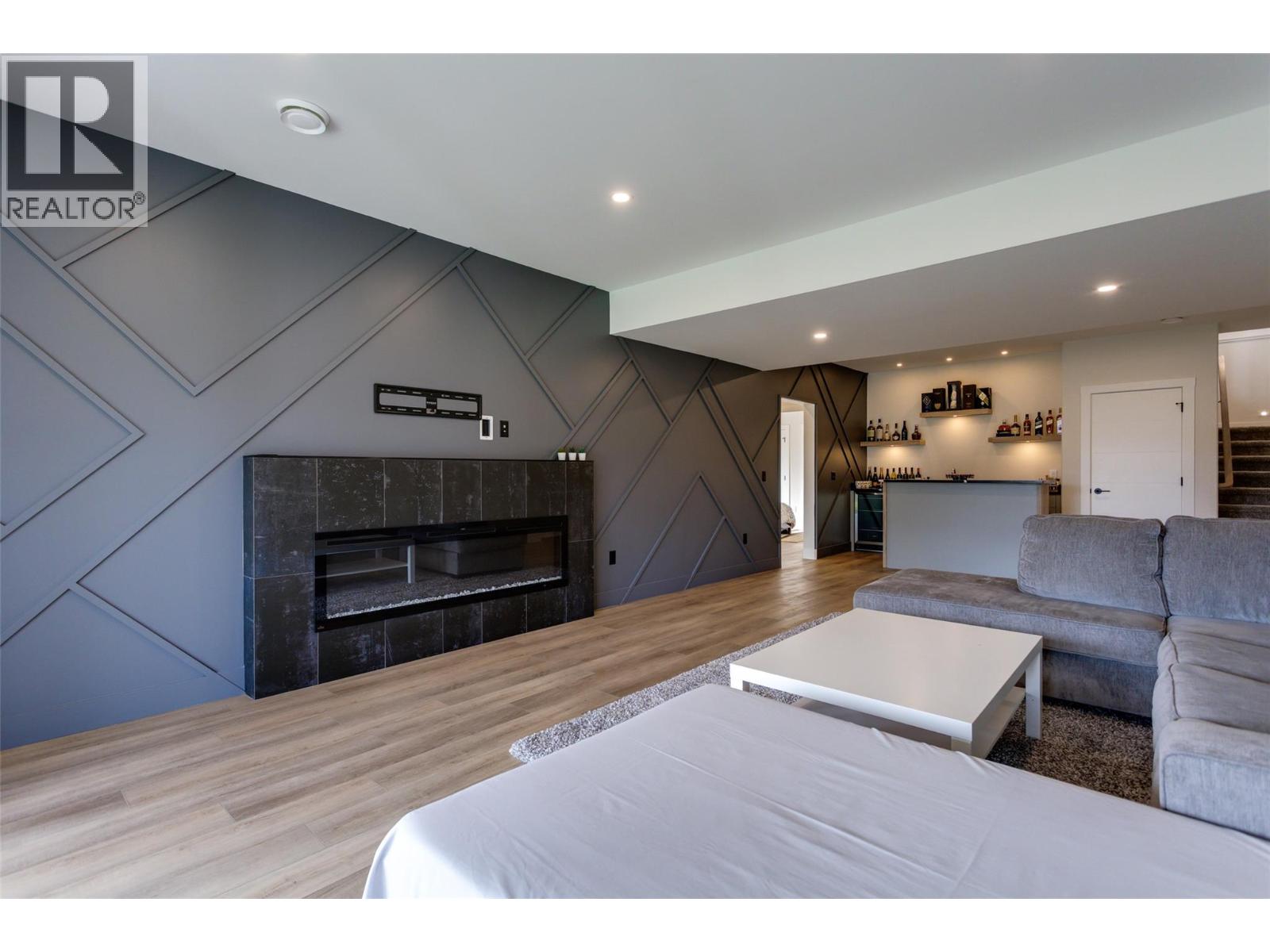  703 Carnoustie Drive, Kelowna