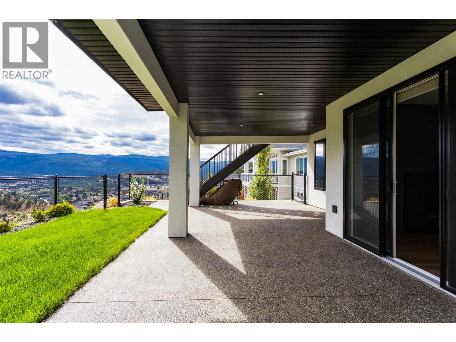  703 Carnoustie Drive, Kelowna