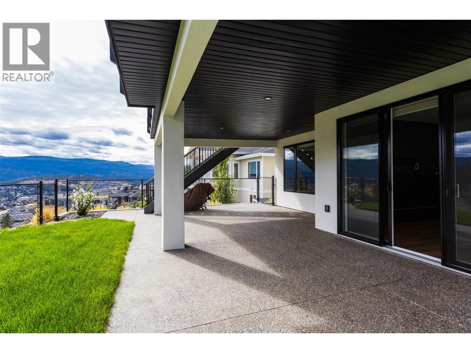  703 Carnoustie Drive, Kelowna