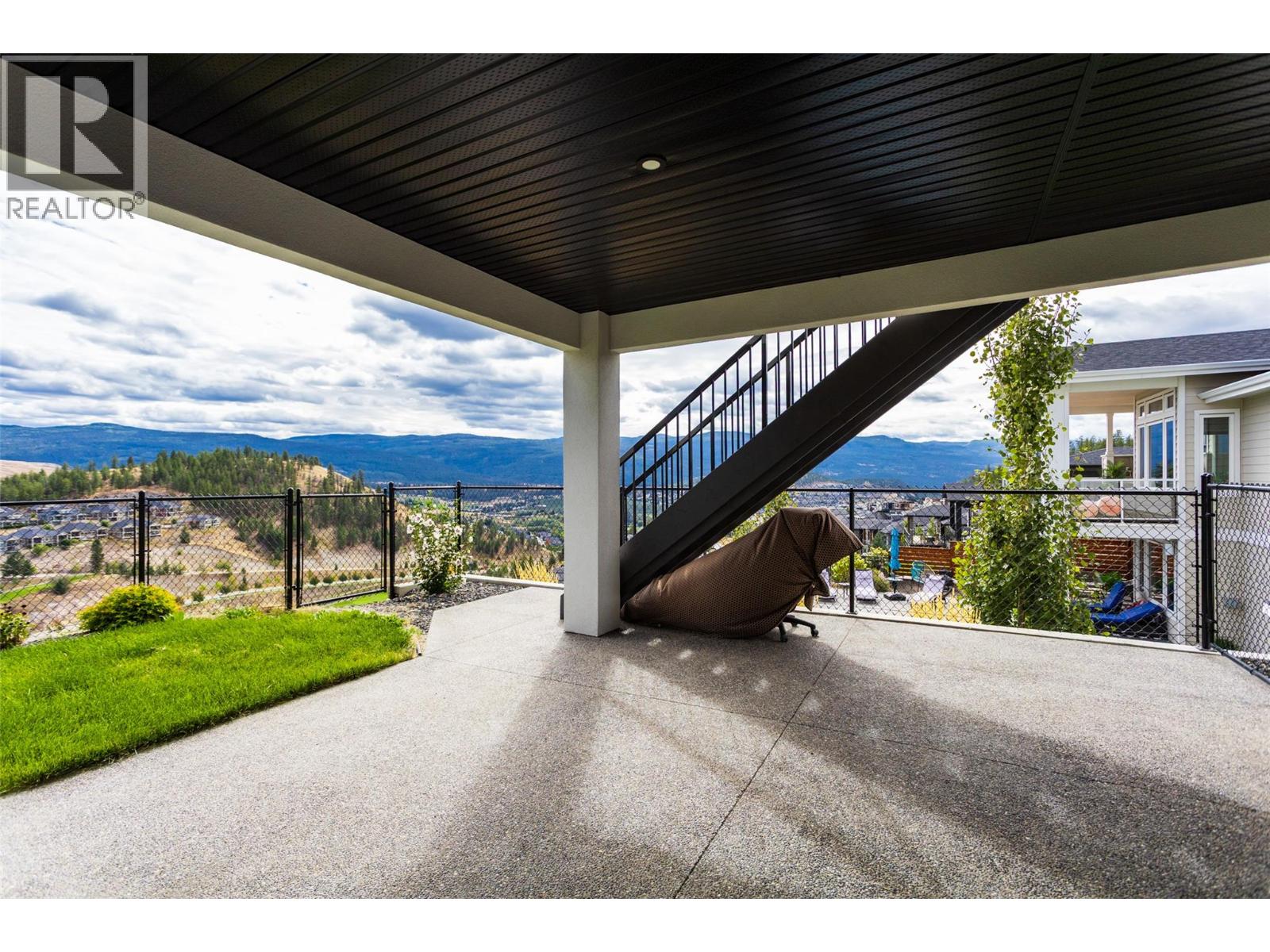  703 Carnoustie Drive, Kelowna
