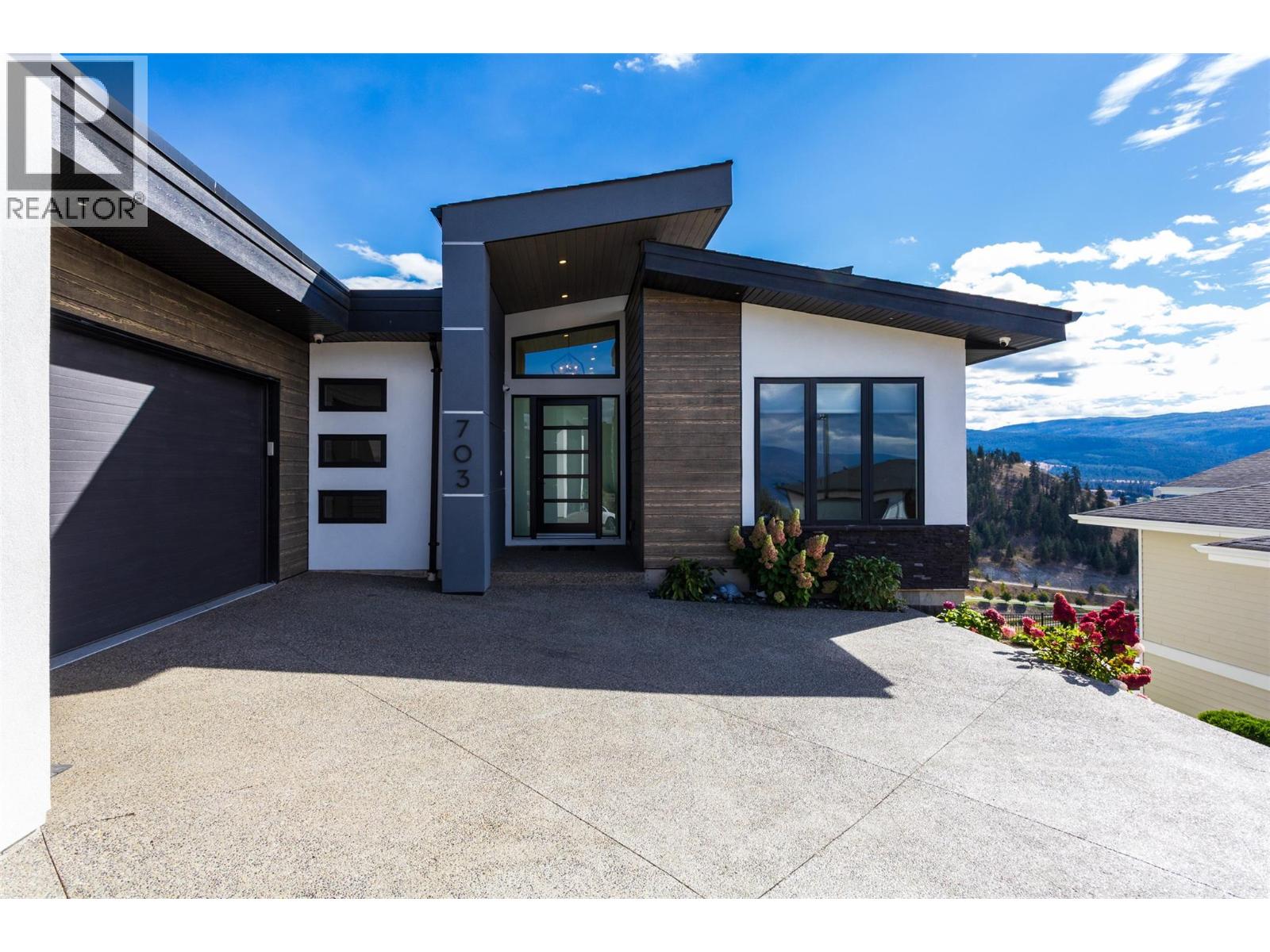  703 Carnoustie Drive, Kelowna