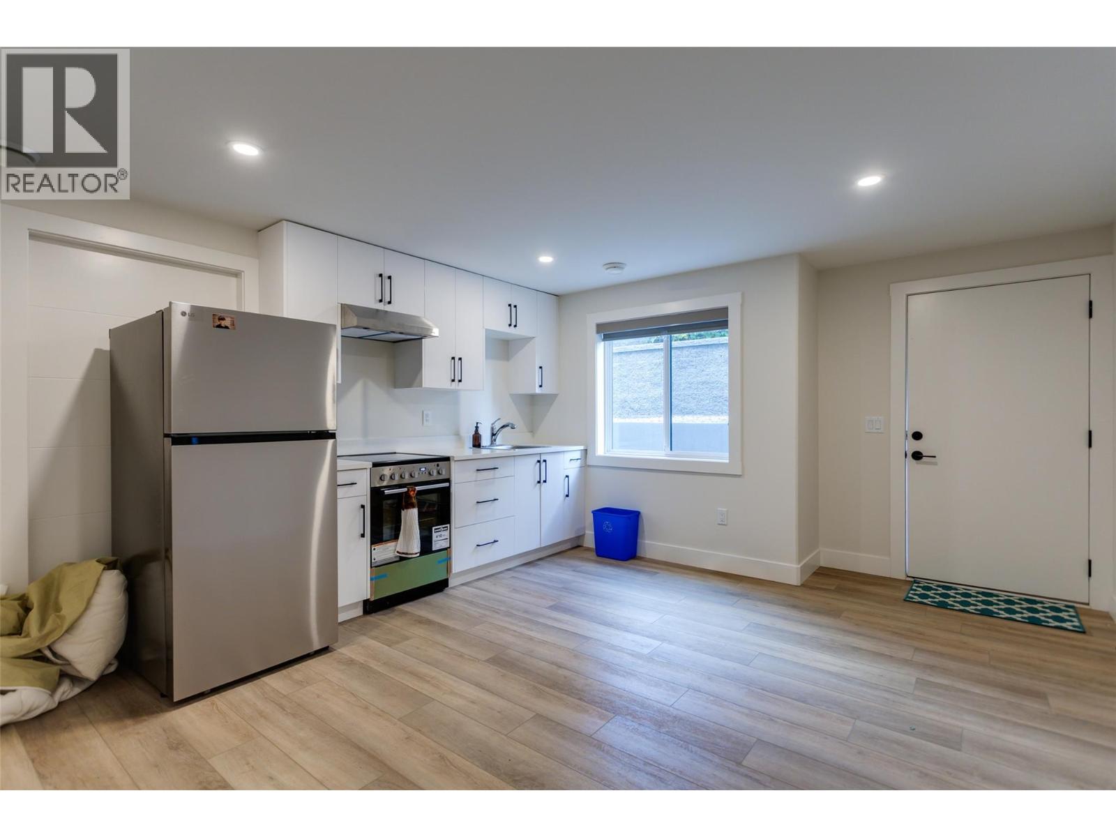  703 Carnoustie Drive, Kelowna