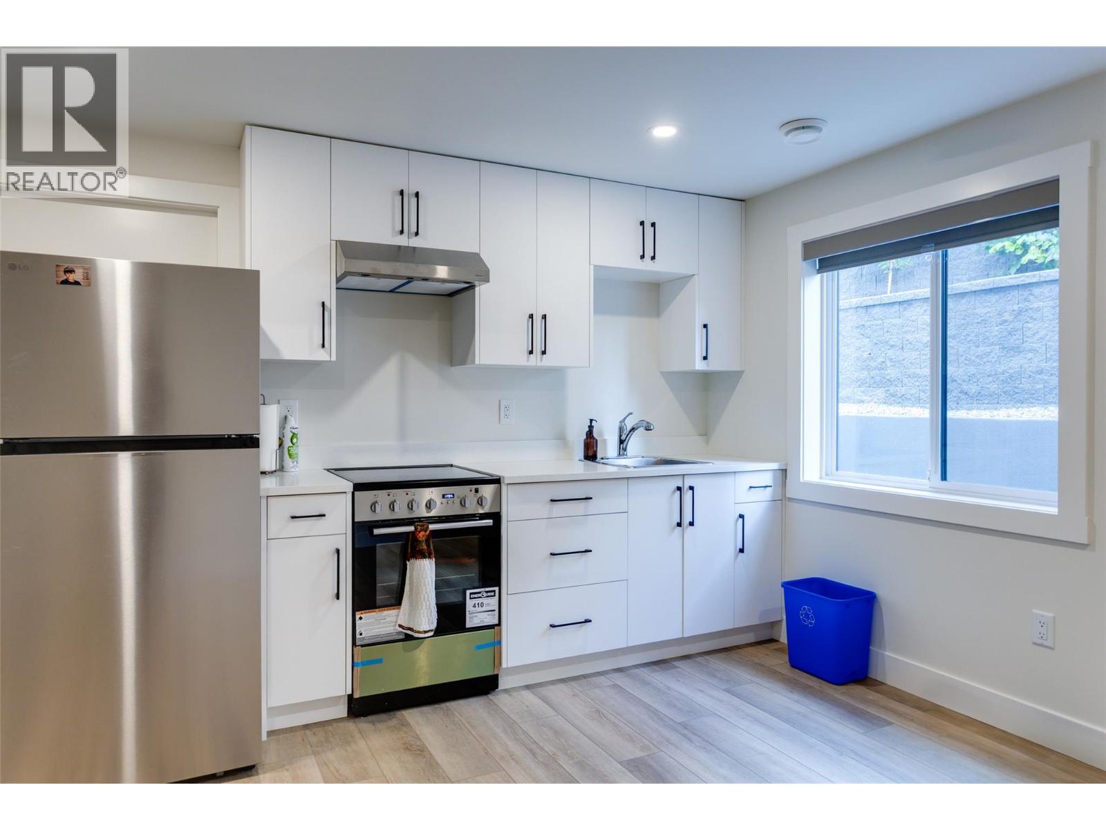  703 Carnoustie Drive, Kelowna