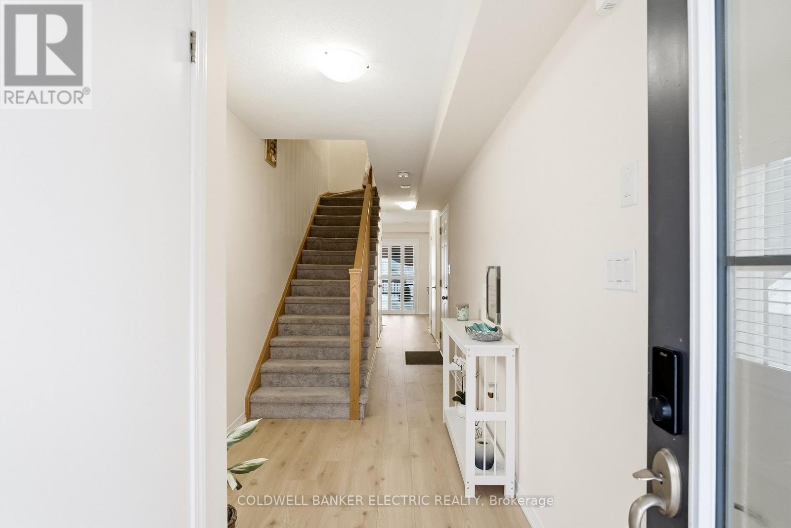 1 LOANA LANE - 7