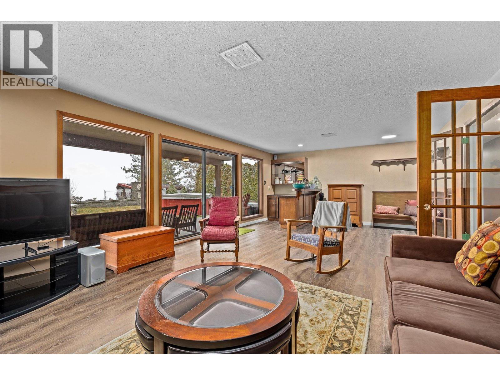 3307 McGinnis Road, West Kelowna