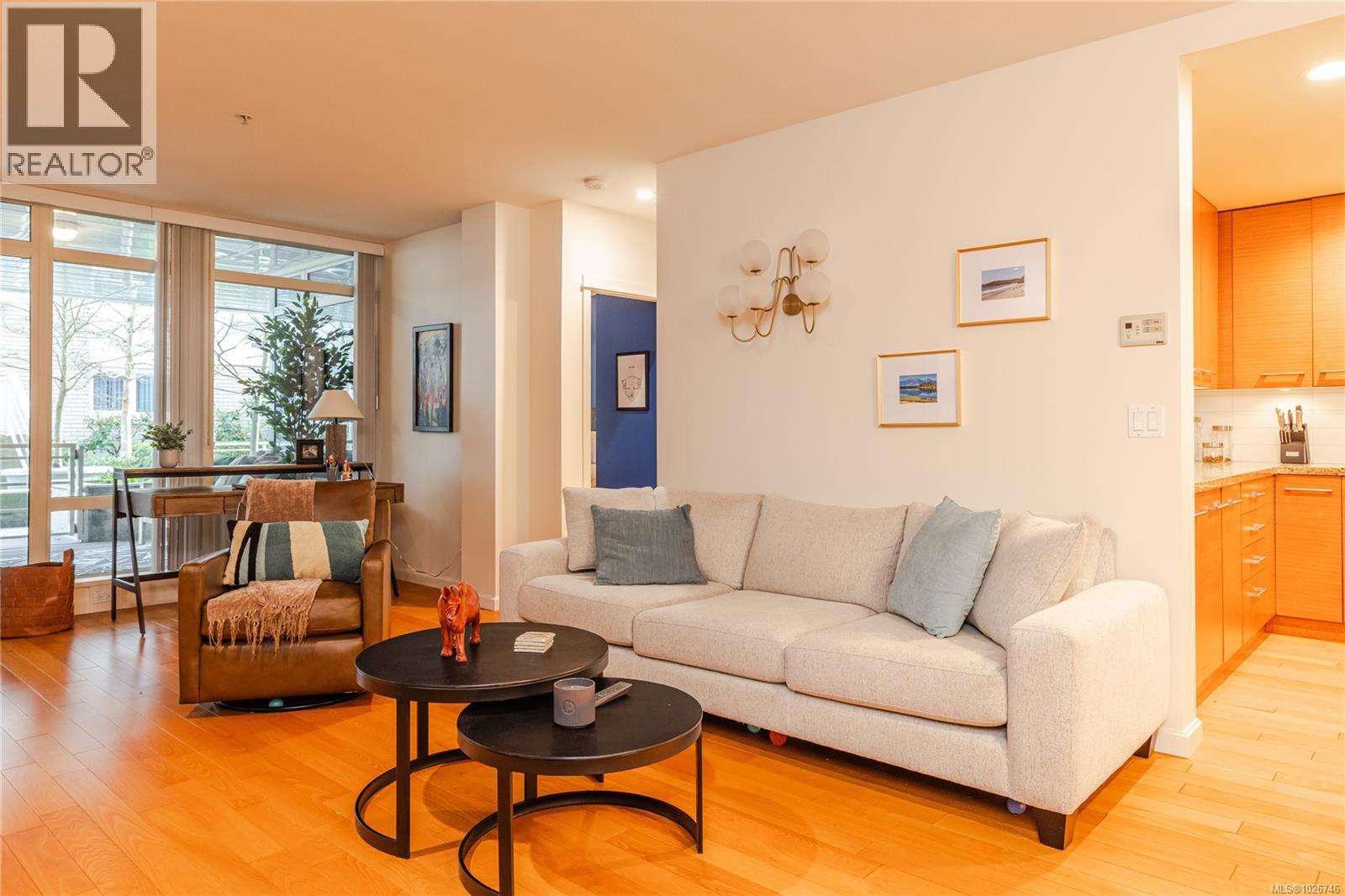 #CY04 38 FRONT ST - 11