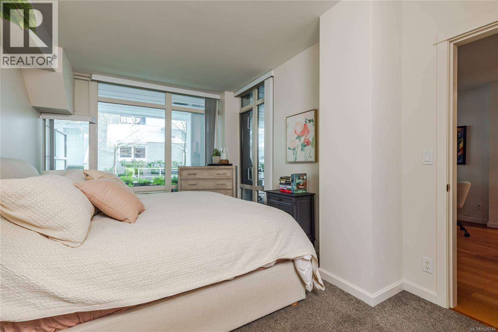 #CY04 38 FRONT ST - 20