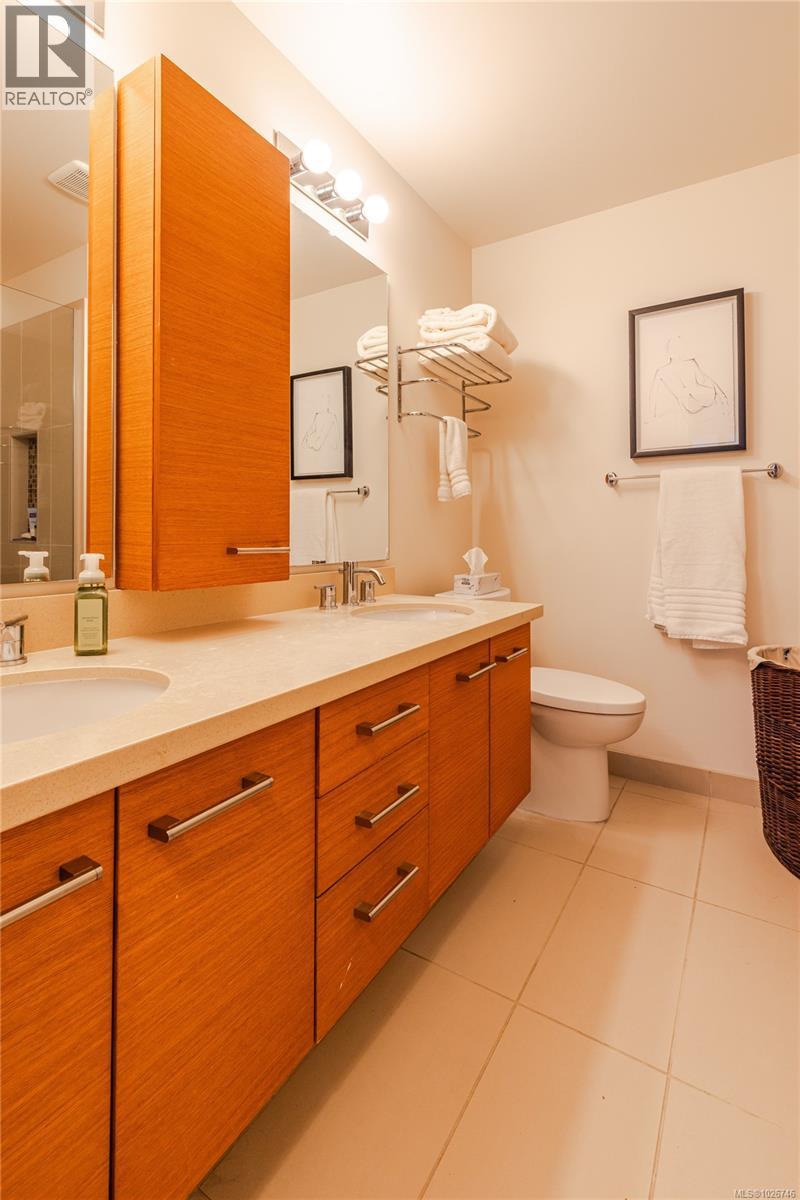 #CY04 38 FRONT ST - 22