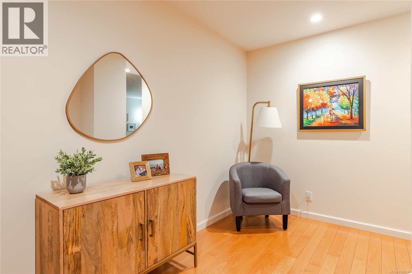 #CY04 38 FRONT ST - 6