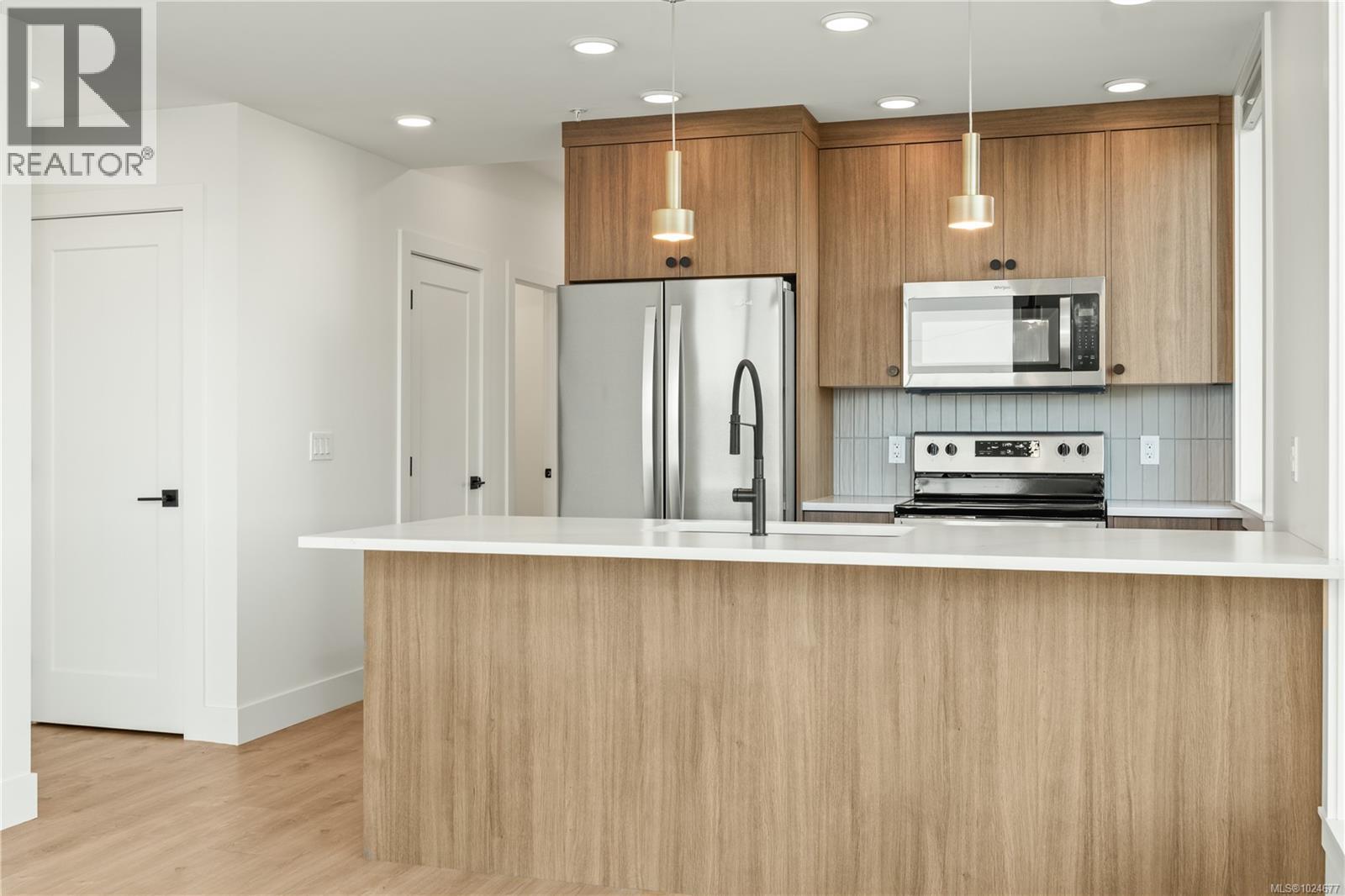 #301 201 DOGWOOD DR - 21